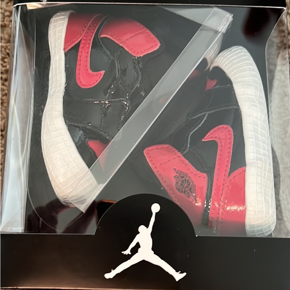 Baby Jordan 1 crib patent bred